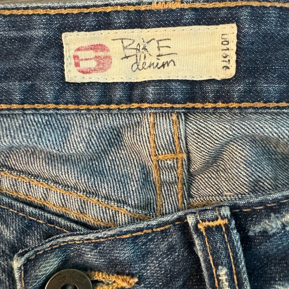 BKE Distressed Star 20 Jeans - Picture 3 of 4